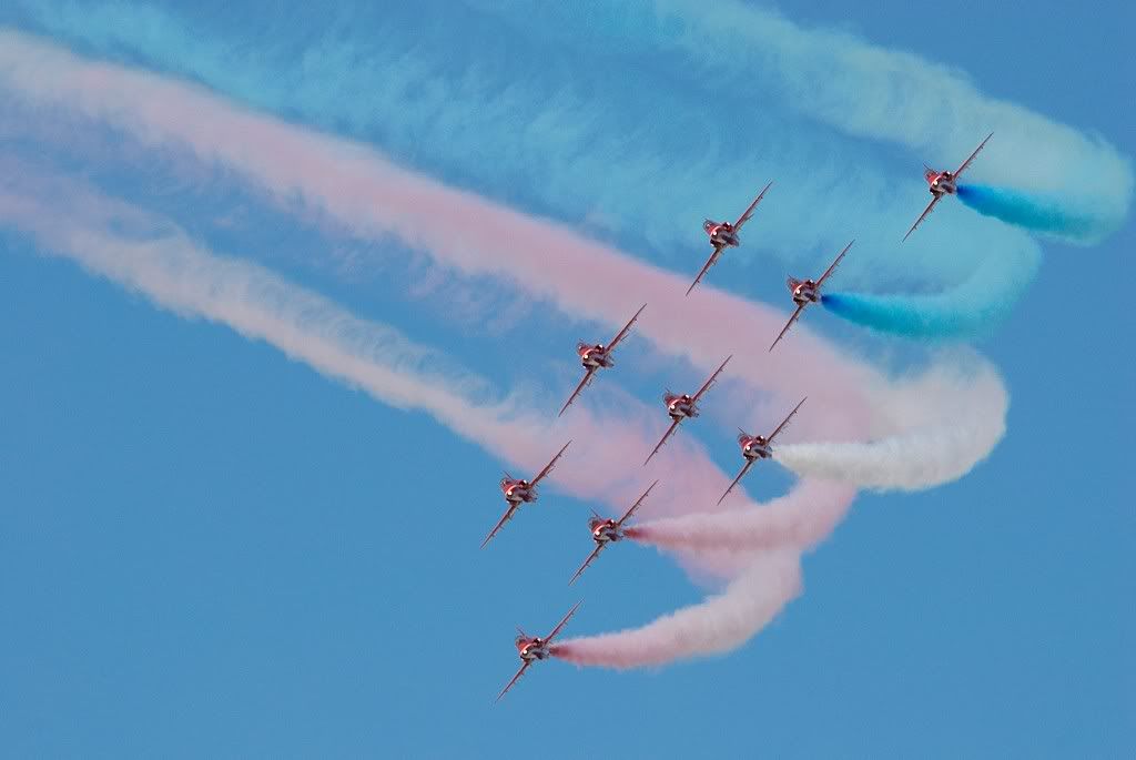 http://img.photobucket.com/albums/v609/CMVH/RIAT%202010/Reds_1.jpg