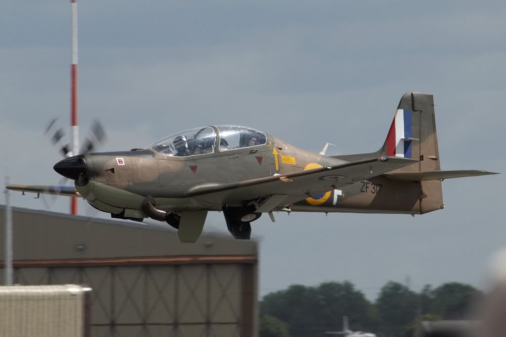 http://img.photobucket.com/albums/v609/CMVH/RIAT%202010/Tucano_1.jpg
