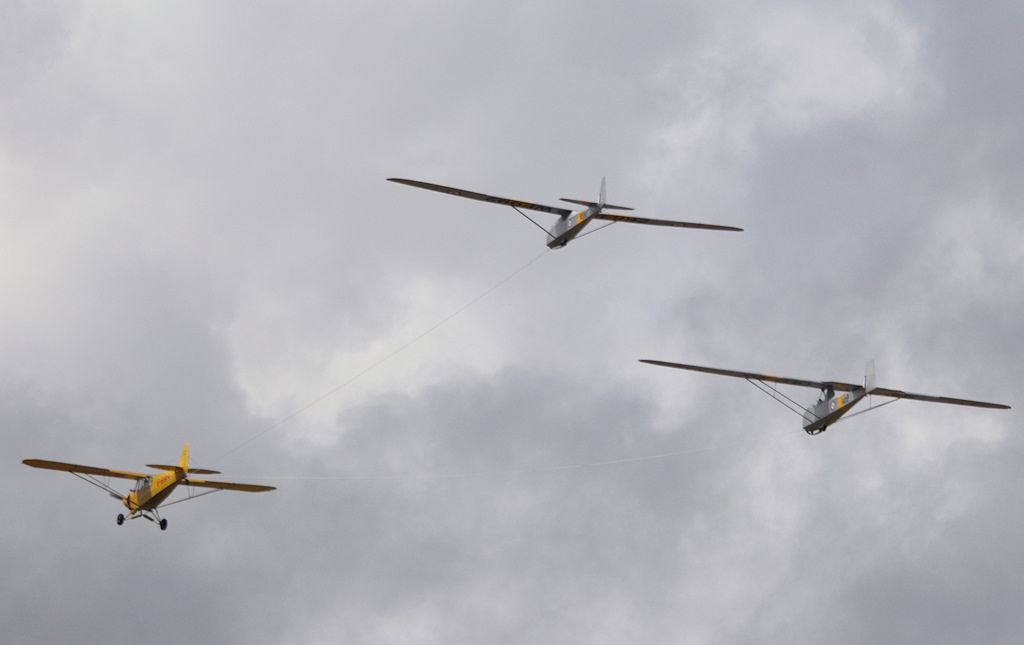 http://img.photobucket.com/albums/v609/CMVH/RIAT%20Gliders/ATC_DSC_7693D.jpg