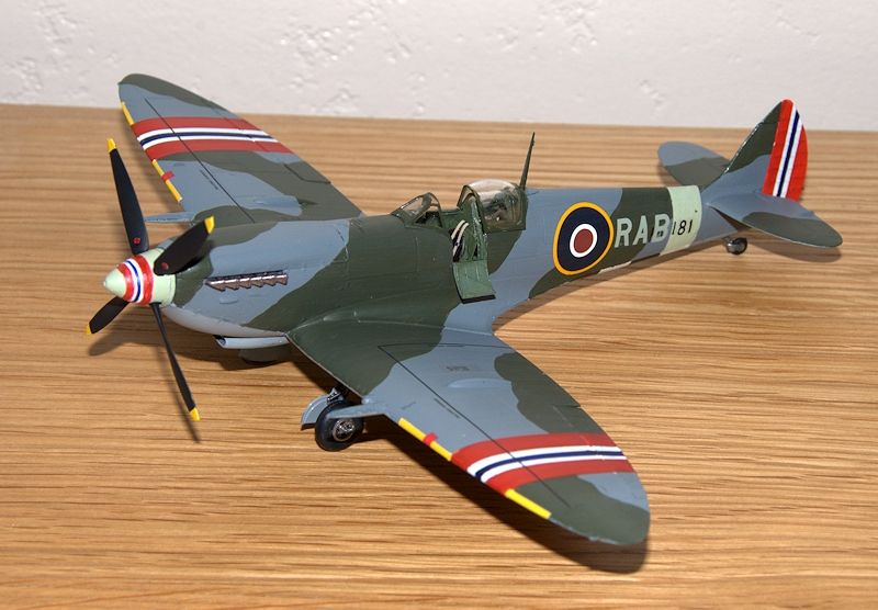 http://img.photobucket.com/albums/v609/CMVH/Spitfire%20April%202014/DSC_8408-1_zps8cee9b2e.jpg