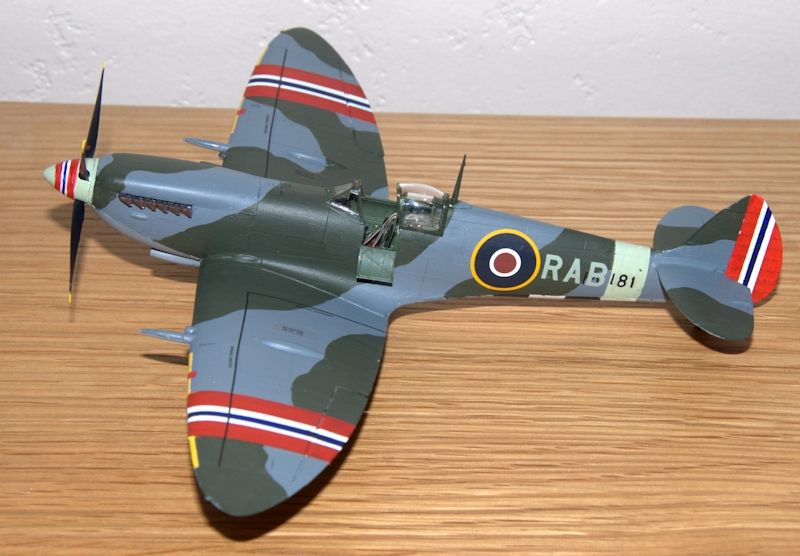 http://img.photobucket.com/albums/v609/CMVH/Spitfire%20April%202014/DSC_8409-1_zps30cc491a.jpg