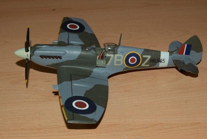 http://img.photobucket.com/albums/v609/CMVH/Spitfire%20models/DSC_1449.jpg
