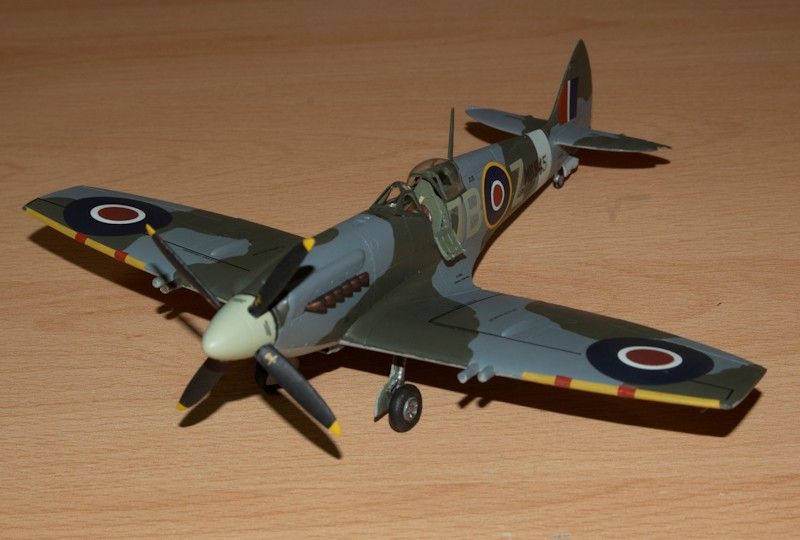 http://img.photobucket.com/albums/v609/CMVH/Spitfire%20models/DSC_1450.jpg