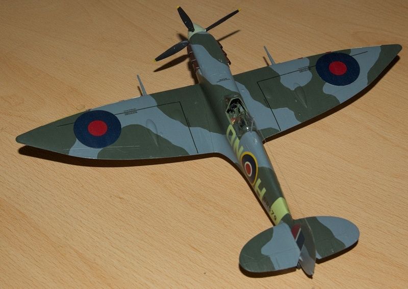 http://img.photobucket.com/albums/v609/CMVH/Spitfire%20models/SpitfireVI_2.jpg