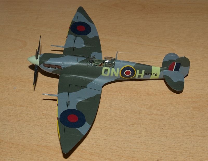 http://img.photobucket.com/albums/v609/CMVH/Spitfire%20models/SpitfireVI_3.jpg