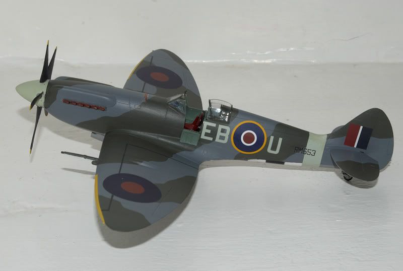 http://img.photobucket.com/albums/v609/CMVH/Spitfire%20models/XIVc_2.jpg