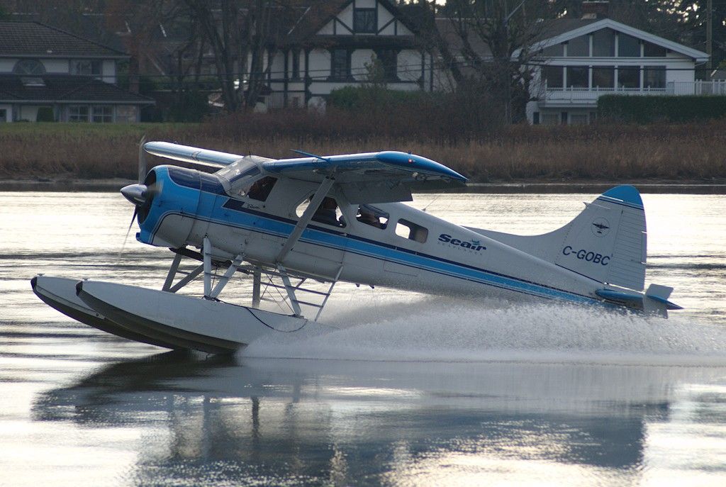 http://img.photobucket.com/albums/v609/CMVH/Vancouver%20floatplanes%2027%20and%2028%20Nov/DSC_3052.jpg