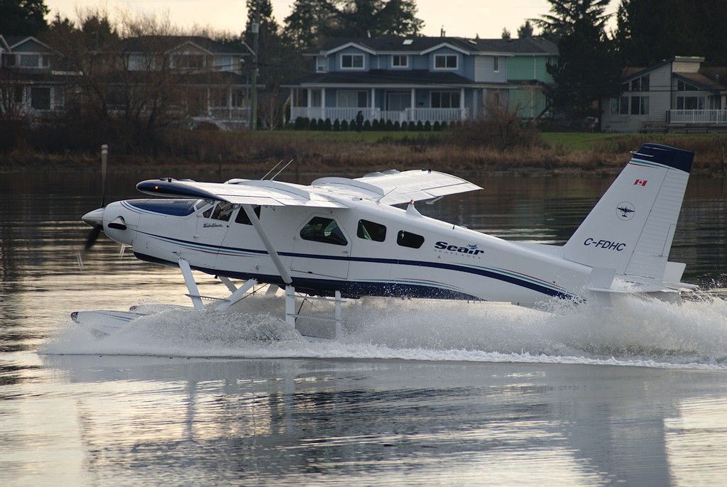 http://img.photobucket.com/albums/v609/CMVH/Vancouver%20floatplanes%2027%20and%2028%20Nov/DSC_3080.jpg