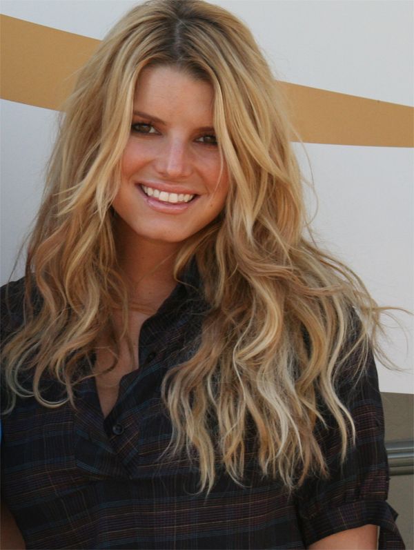 Hair sample stolen from Jessica Simpson. The edges were erased before 