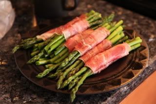 prosciutto-wrapped asparagus (for a Jewish girl I sure eat a lot of prosciutto)