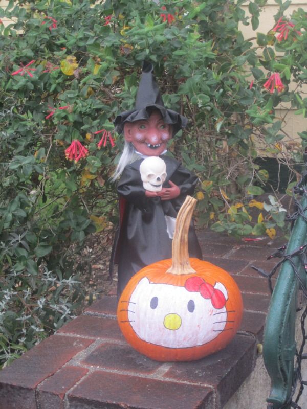 hello kitty pumpkin