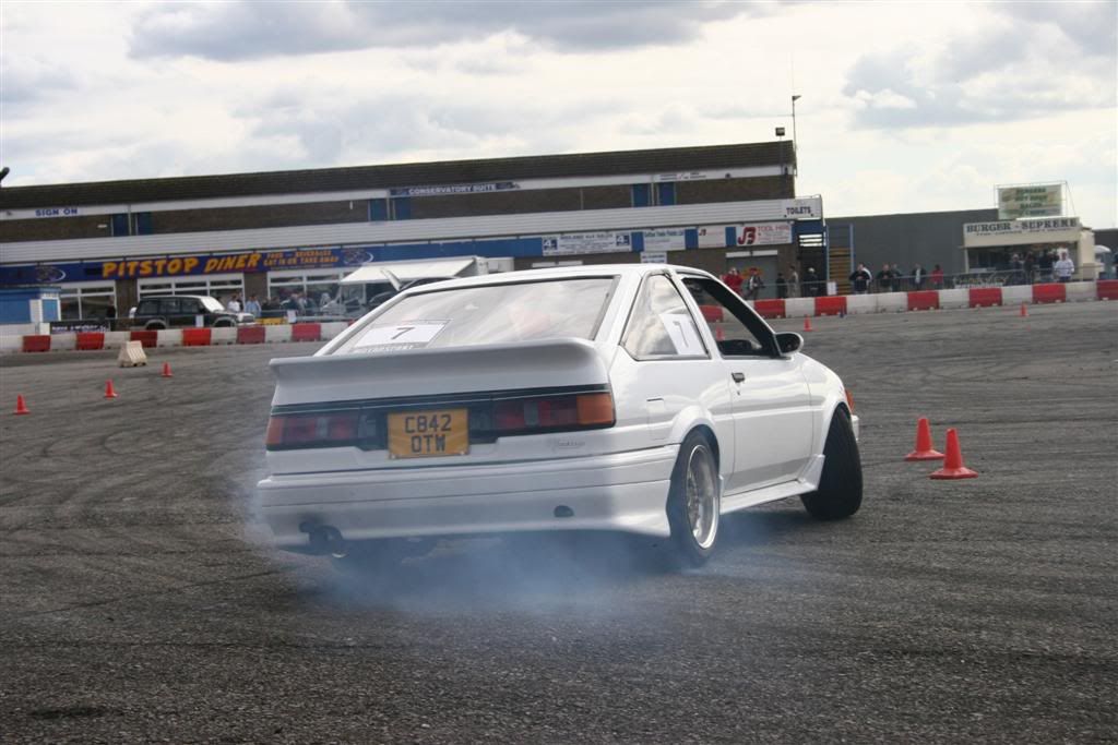 [Image: AEU86 AE86 - Tuner GP - Donington Park 17/09/2005]