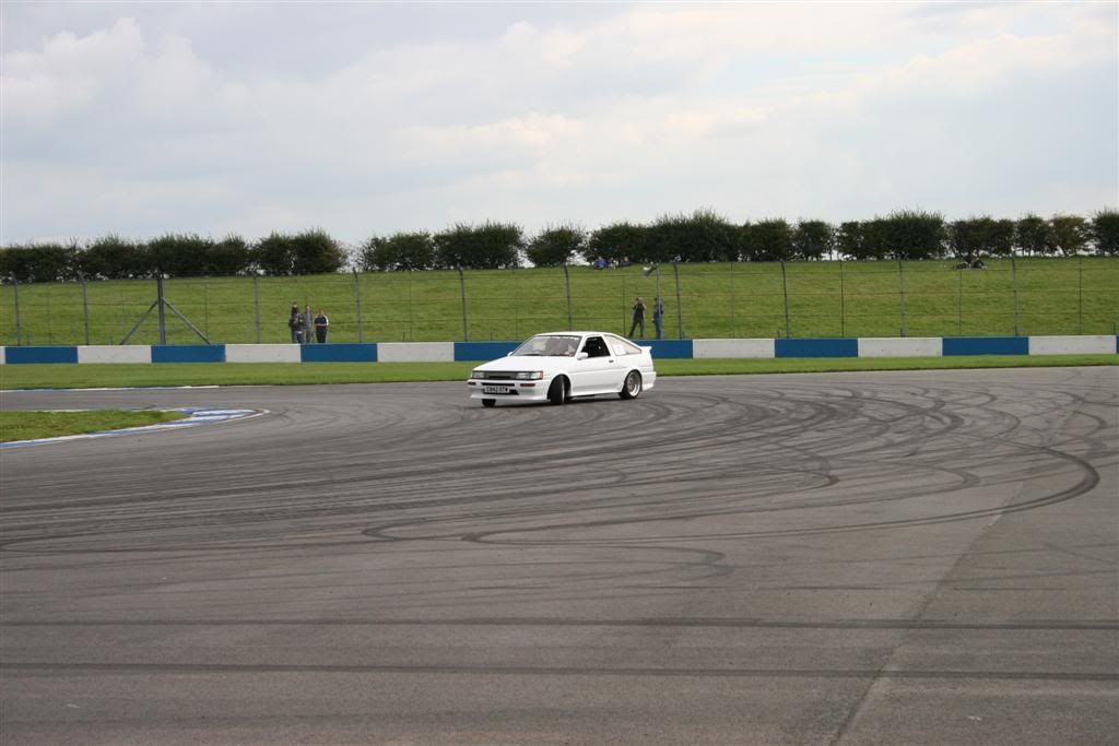 [Image: AEU86 AE86 - Tuner GP - Donington Park 17/09/2005]