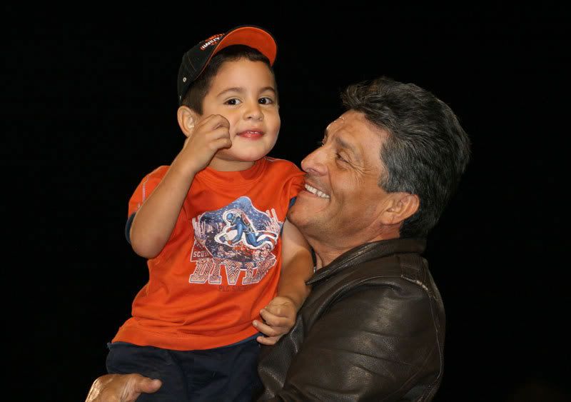 IMAGE: http://img.photobucket.com/albums/v614/RHS/child1.jpg