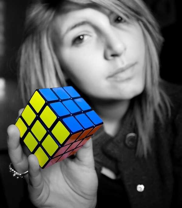 IMAGE: http://img.photobucket.com/albums/v615/beanzzzz/Cube.jpg