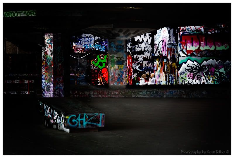 IMAGE: http://img.photobucket.com/albums/v615/beanzzzz/Graffiti_Colour.jpg
