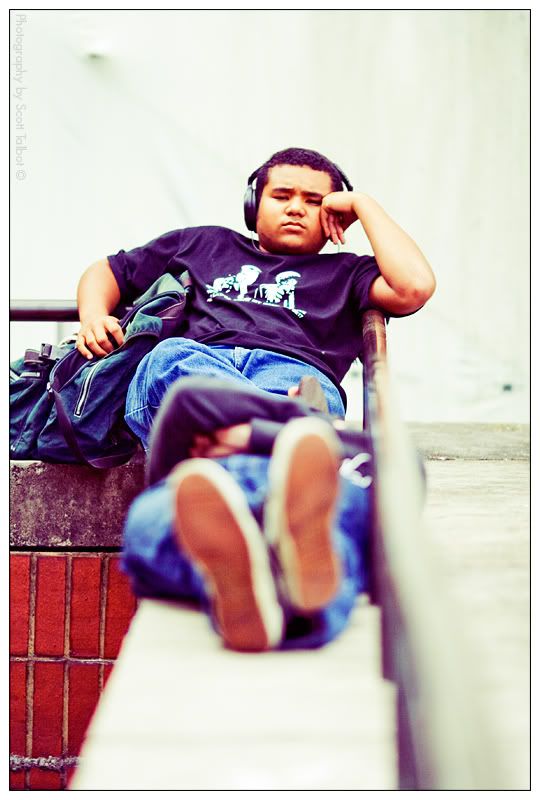 IMAGE: http://img.photobucket.com/albums/v615/beanzzzz/LongFace_webcopy.jpg