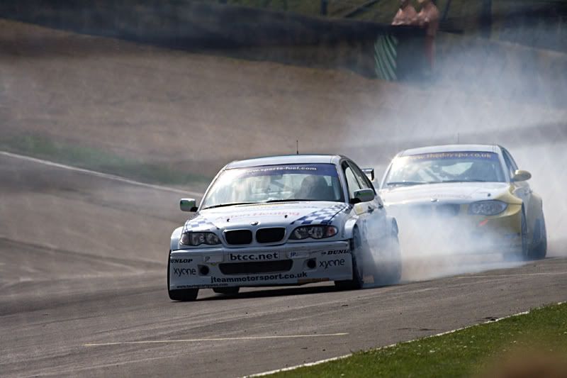 IMAGE: http://img.photobucket.com/albums/v615/beanzzzz/Smokincopy.jpg