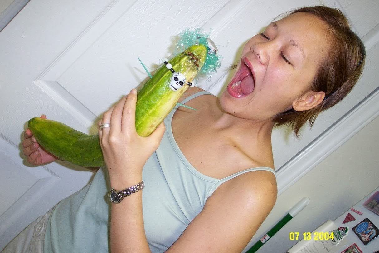 funny cucumber photo: LOOK at the SIZE of this mutant cucumber!! DCP_5991.jpg