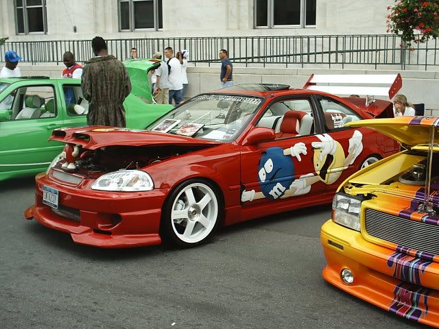 http://img.photobucket.com/albums/v618/customlowz/Judgement%20Day%202003/Album2/S2010044.jpg