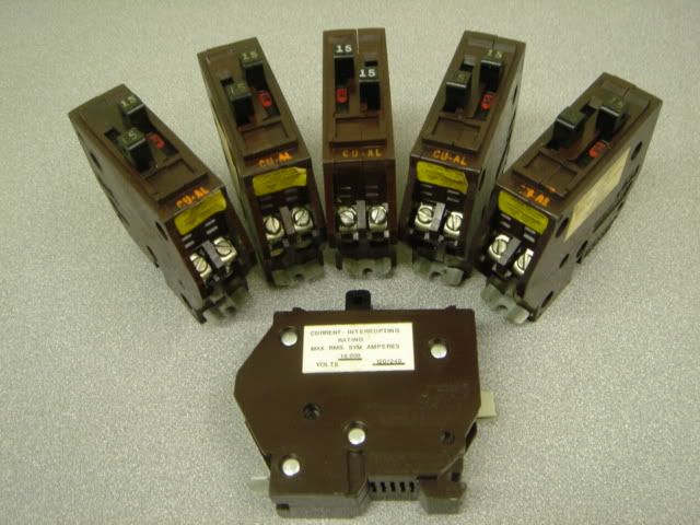 15 Amp WADSWORTH 1515 BREAKER Single Pole TWIN 15A Type B Space Saver