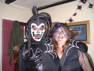 http://img.photobucket.com/albums/v620/purplelurcher/Halloween003.jpg