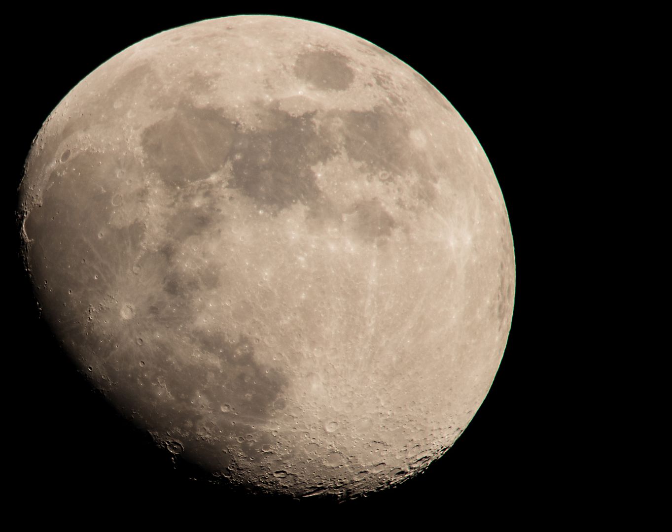 IMAGE: http://img.photobucket.com/albums/v621/2005GLI/Canon%20pics/MAY%2025TH%202018%20THREE%20QUARTER%20MOON%20SIZED%20BRIGHTER.jpg