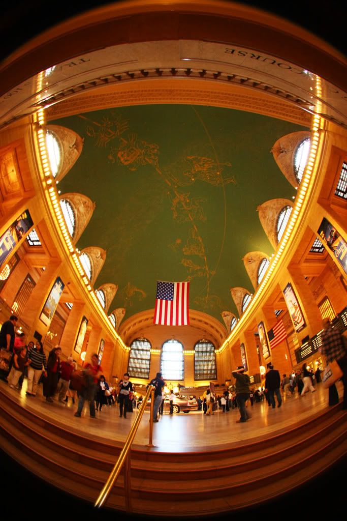 IMAGE: http://img.photobucket.com/albums/v621/2005GLI/Lens%20tests/noisy.jpg