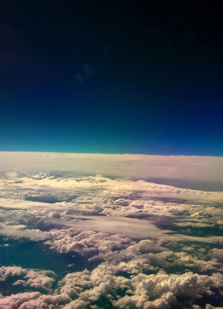 IMAGE: http://img.photobucket.com/albums/v621/2005GLI/Sumer%20and%20shore%20pics/snoworclouds2.jpg