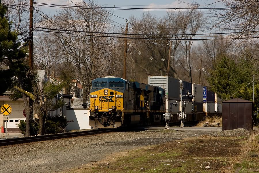 IMAGE: http://img.photobucket.com/albums/v621/2005GLI/Train%20pics/GEbergenfield.jpg
