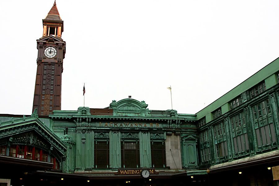 IMAGE: http://img.photobucket.com/albums/v621/2005GLI/Train%20pics/Lackawannaclocktowercolor.jpg
