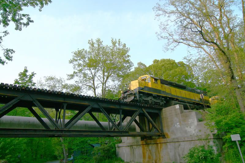 IMAGE: http://img.photobucket.com/albums/v621/2005GLI/Train%20pics/may14th2007nyswramapononoise.jpg