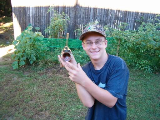 9-27-05largemouth2.jpg