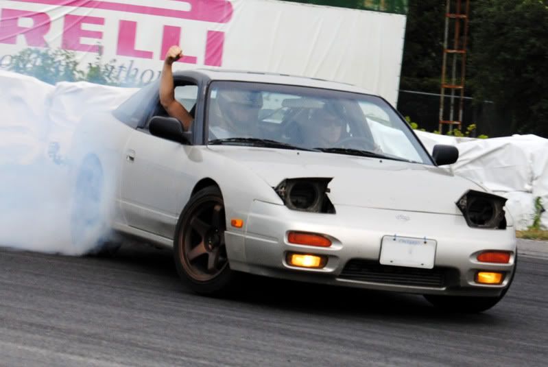 http://img.photobucket.com/albums/v626/xevil/jayfistpumpdrift.jpg