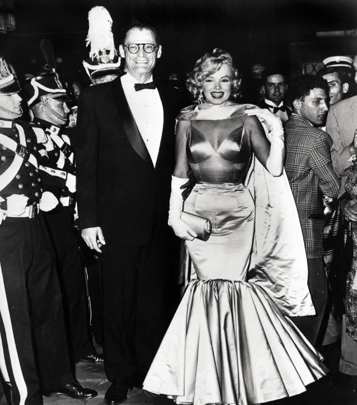 1957_Premiere_of_The_Prince_and_the_Showgirl_001.jpg