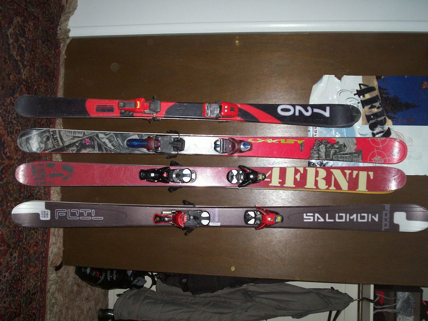 Skis8.jpg