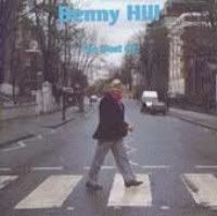 Y, en fin, como rareza aquí tenemos el gran éxito de ¡¡Benny Hill!! ERNIE (THE FASTEST MILKMAN IN THE WEST), número uno en las listas británicas en 1971