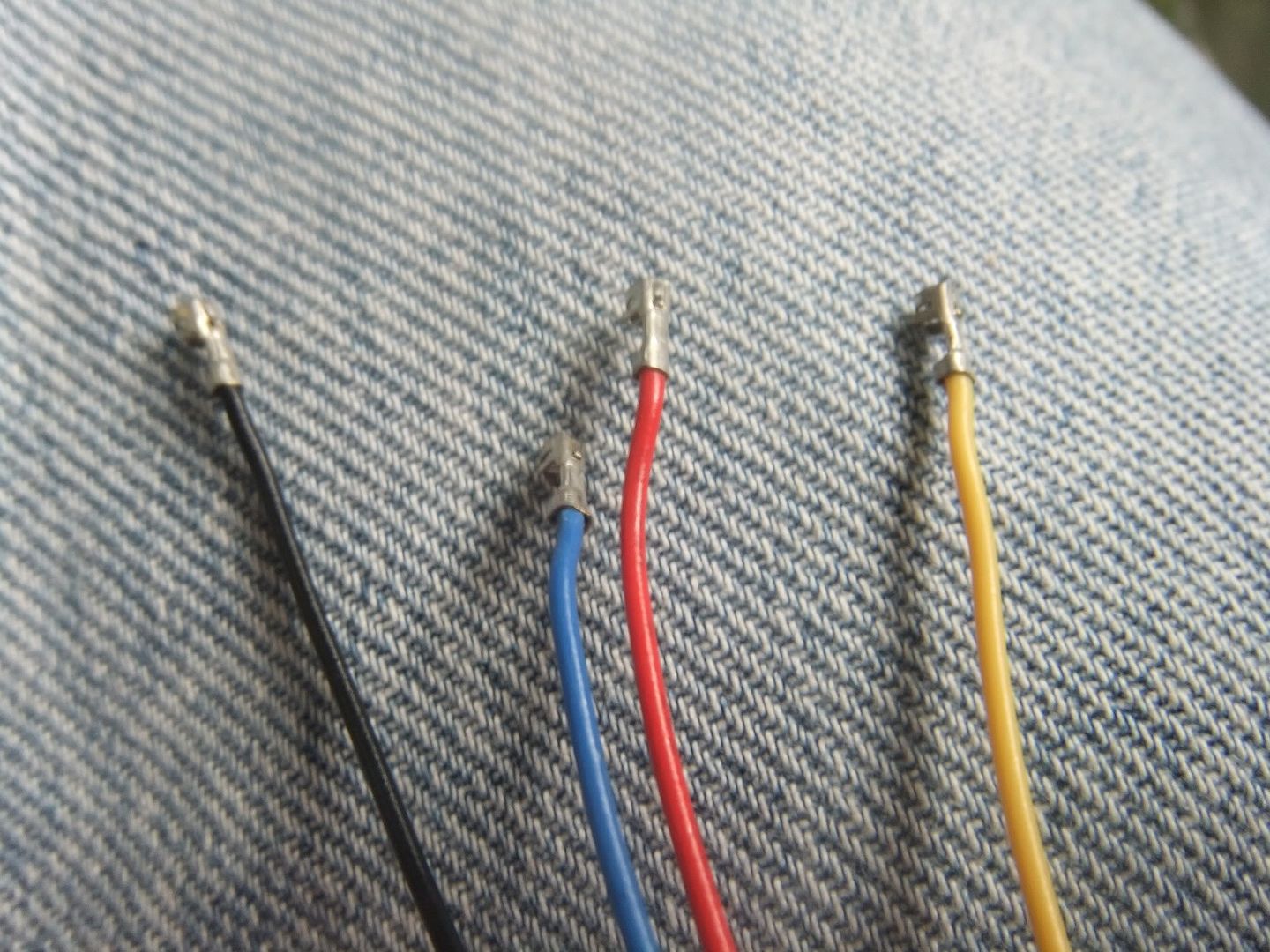 How to remove pins from cold cathode?