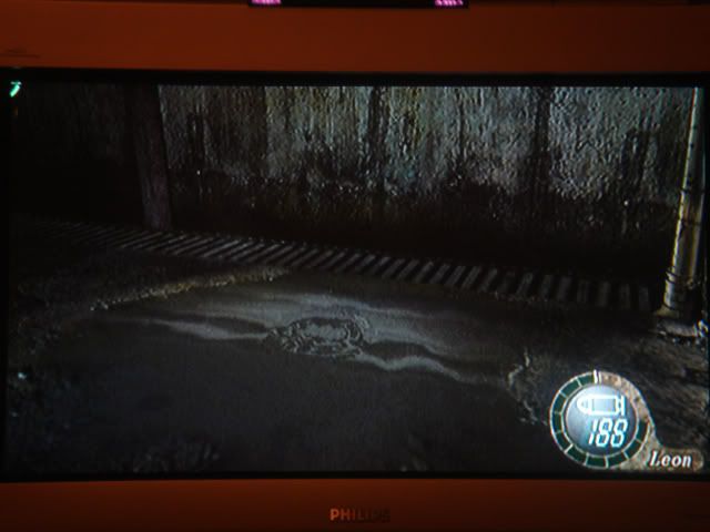 [Image: re4screens06.jpg]