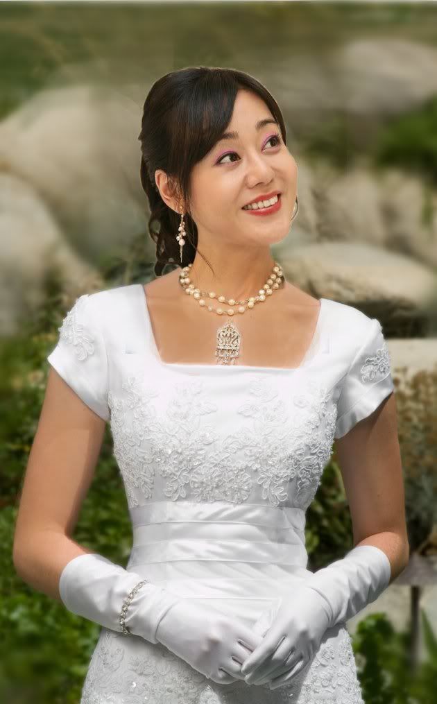 Yun Jin Kim, bridal dress