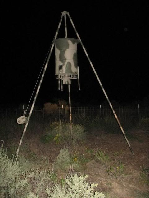 Crankup Tripod Deer Feeder