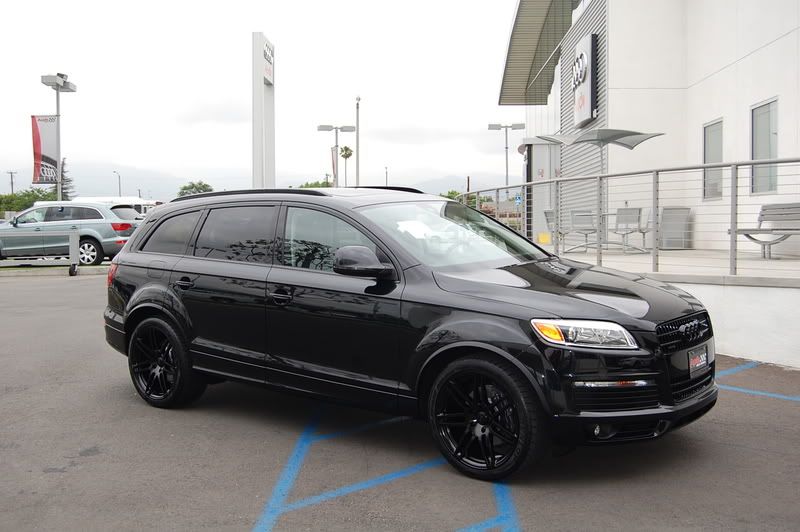Murdered out Q7 done by Penske Audi and Platinum Coachworks in West Covina!