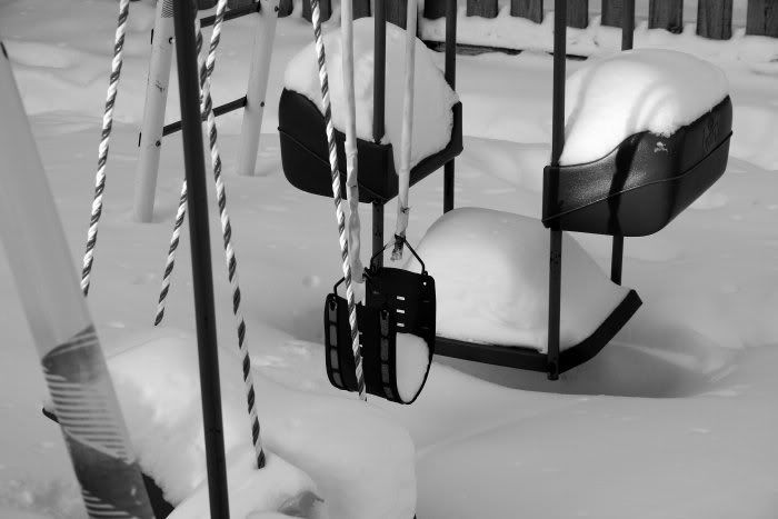 IMAGE: http://img.photobucket.com/albums/v633/tammyw/photography/deserted.jpg