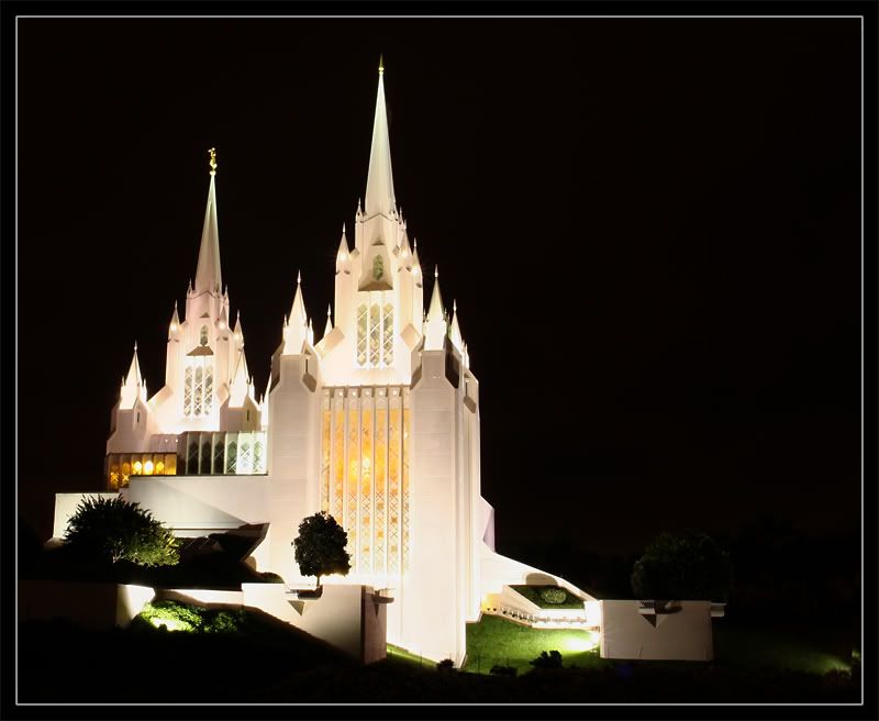 IMAGE: http://img.photobucket.com/albums/v636/rrrr/cinegodcopy.jpg