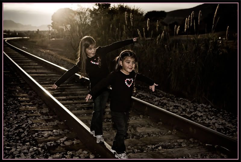 IMAGE: http://img.photobucket.com/albums/v636/rrrr/ebay/Jerrinskids7Dec08-220-30.jpg