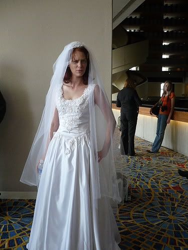 Dragoncon 2008 me as donna noble the bride