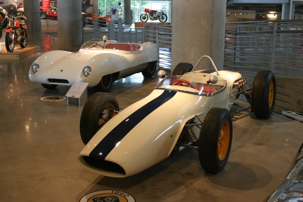 http://img.photobucket.com/albums/v638/Mafdark/Barber%20Vintage%20Motorsports%20Museum/2f69860d.jpg