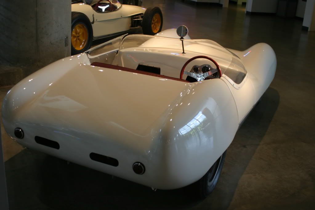 http://img.photobucket.com/albums/v638/Mafdark/Barber%20Vintage%20Motorsports%20Museum/5fad8032.jpg