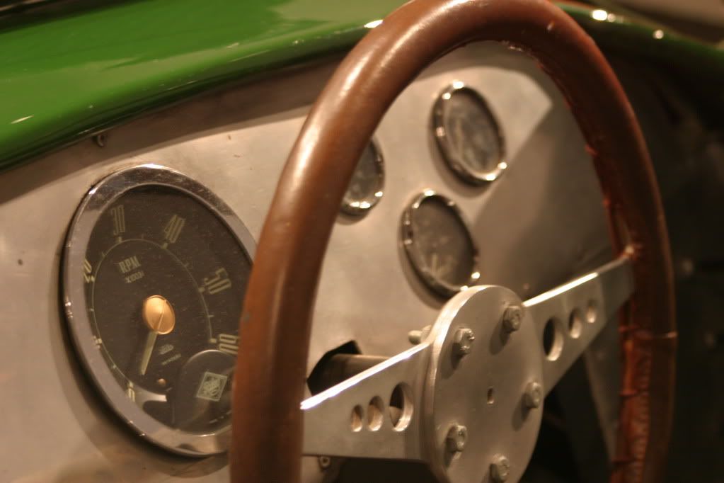 http://img.photobucket.com/albums/v638/Mafdark/Barber%20Vintage%20Motorsports%20Museum/867310de.jpg