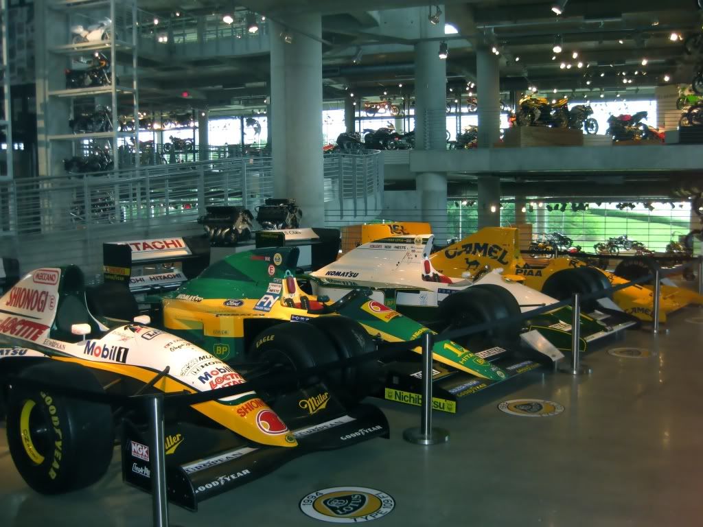 http://img.photobucket.com/albums/v638/Mafdark/Barber%20Vintage%20Motorsports%20Museum/d690fff3.jpg